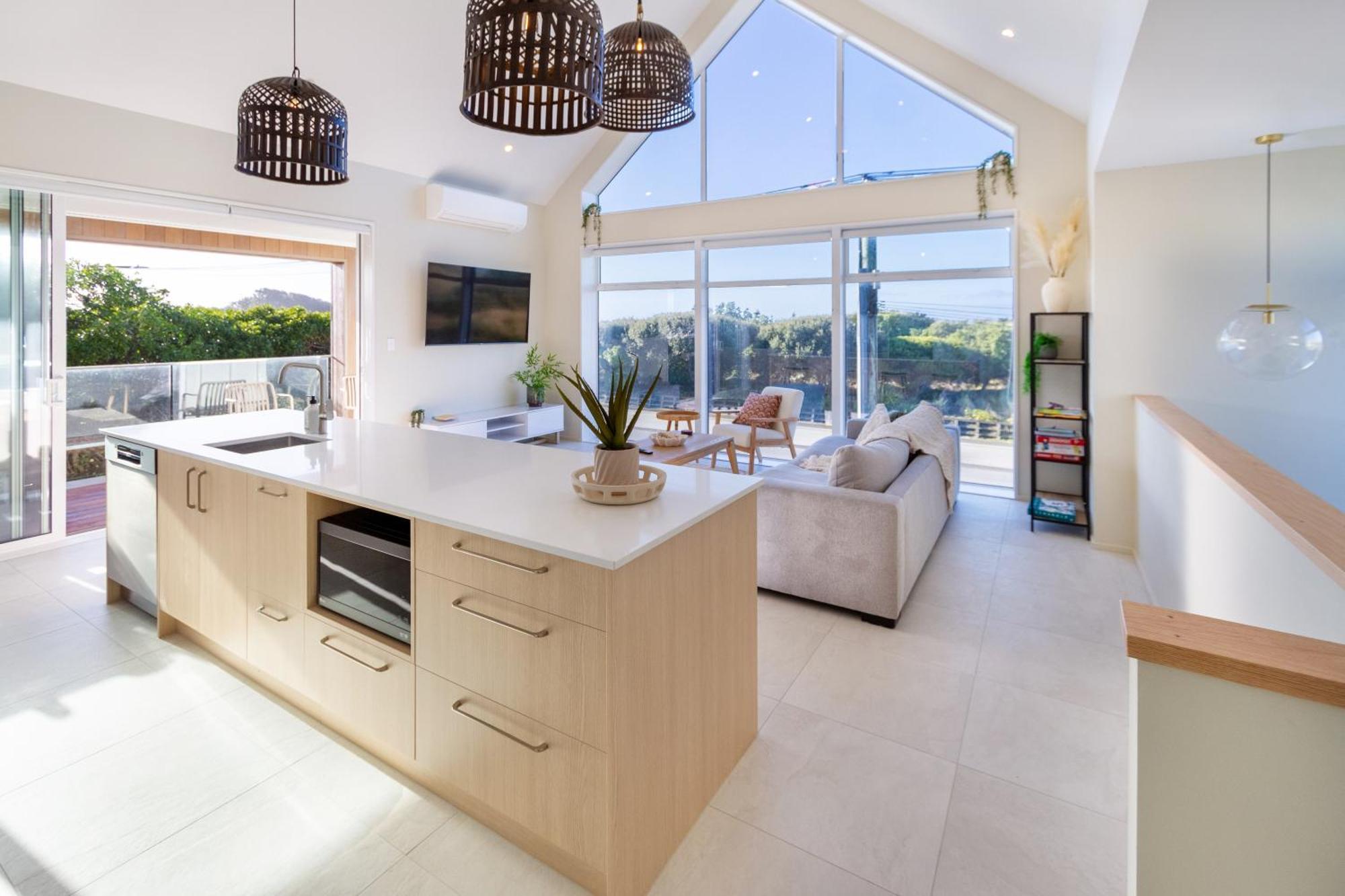 Luxury Beachside Living Elegant 3-Bedroom Haven Christchurch Ngoại thất bức ảnh