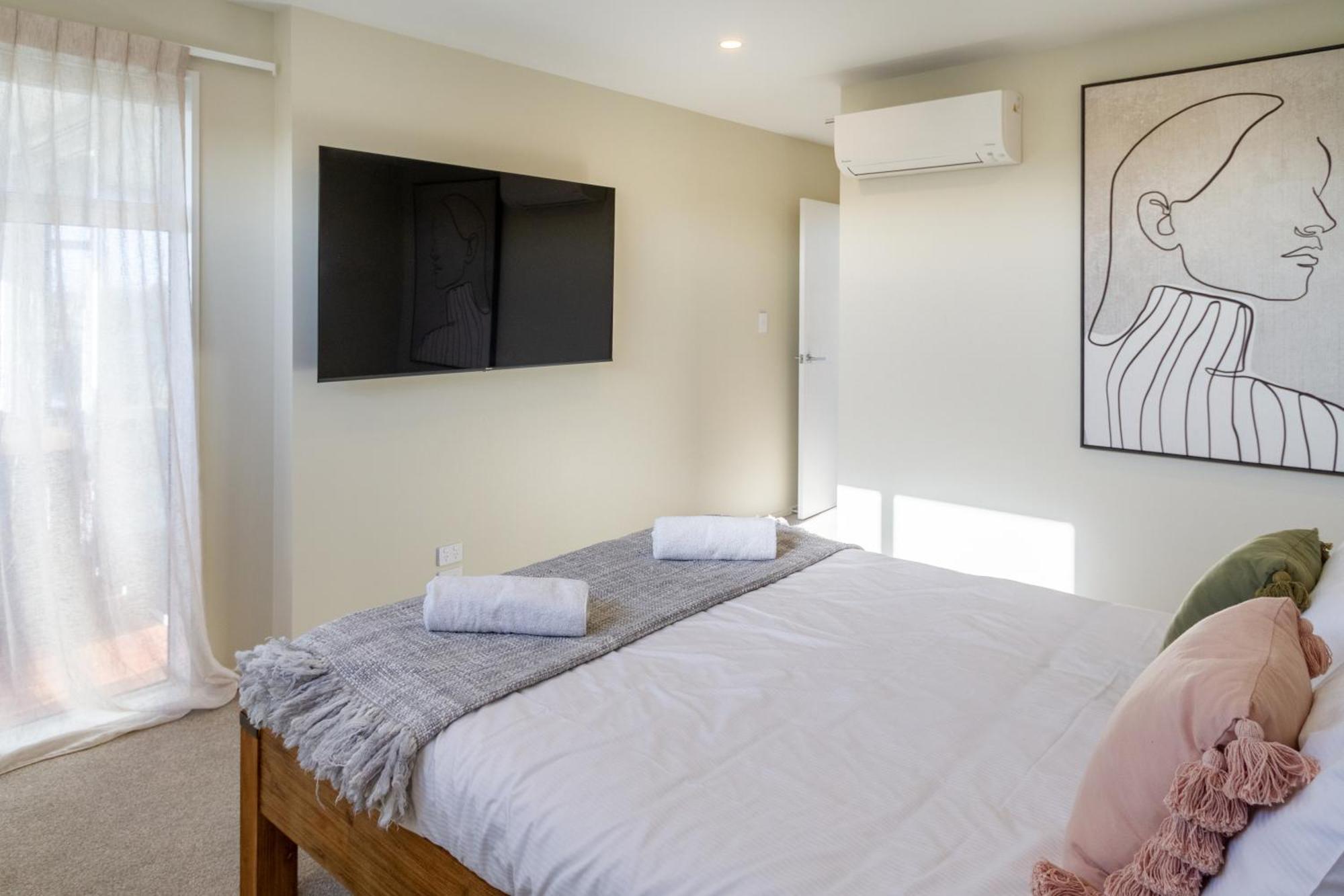 Luxury Beachside Living Elegant 3-Bedroom Haven Christchurch Ngoại thất bức ảnh