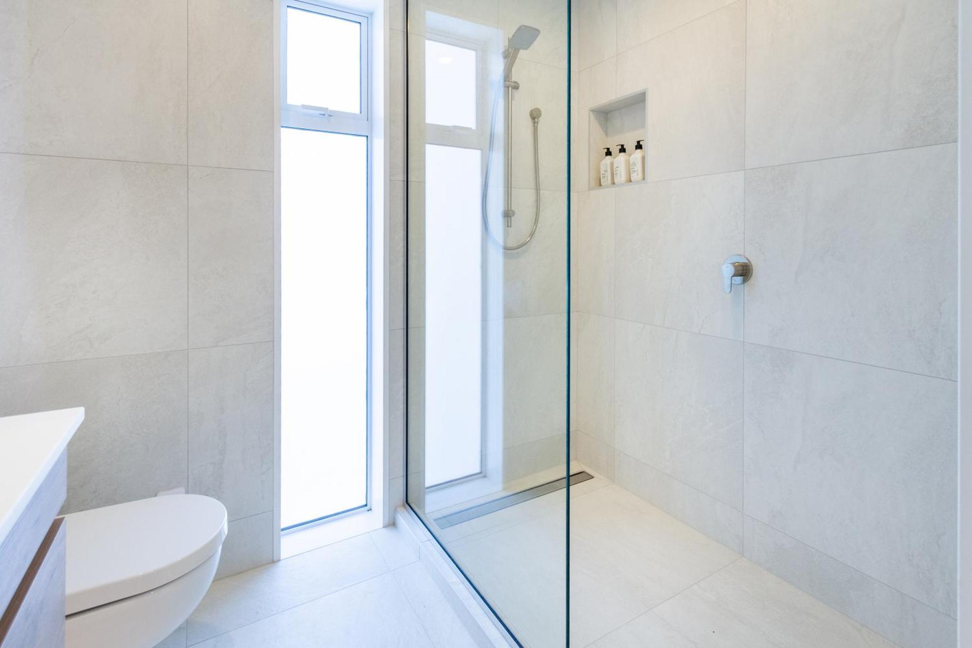 Luxury Beachside Living Elegant 3-Bedroom Haven Christchurch Ngoại thất bức ảnh