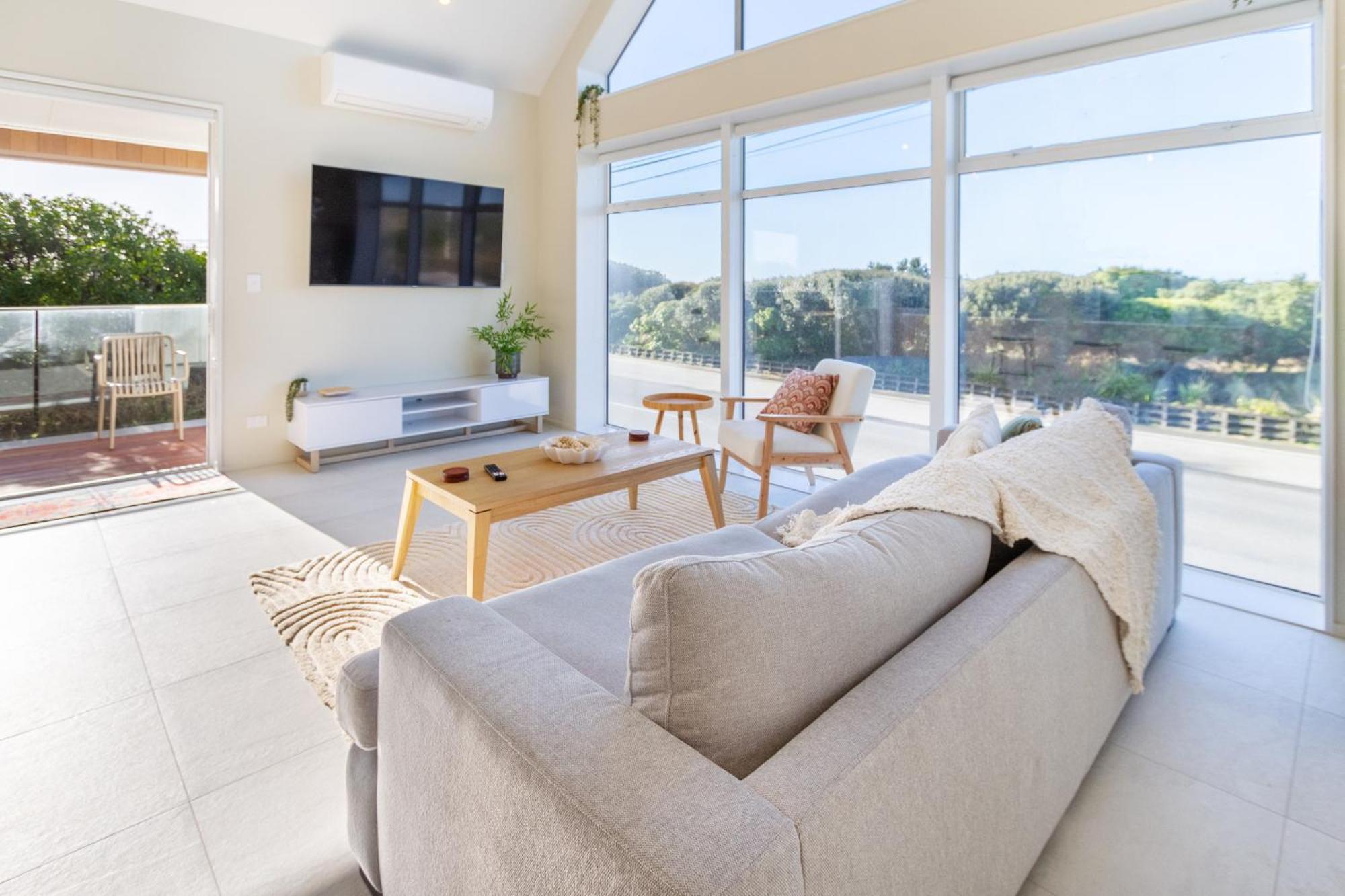 Luxury Beachside Living Elegant 3-Bedroom Haven Christchurch Ngoại thất bức ảnh