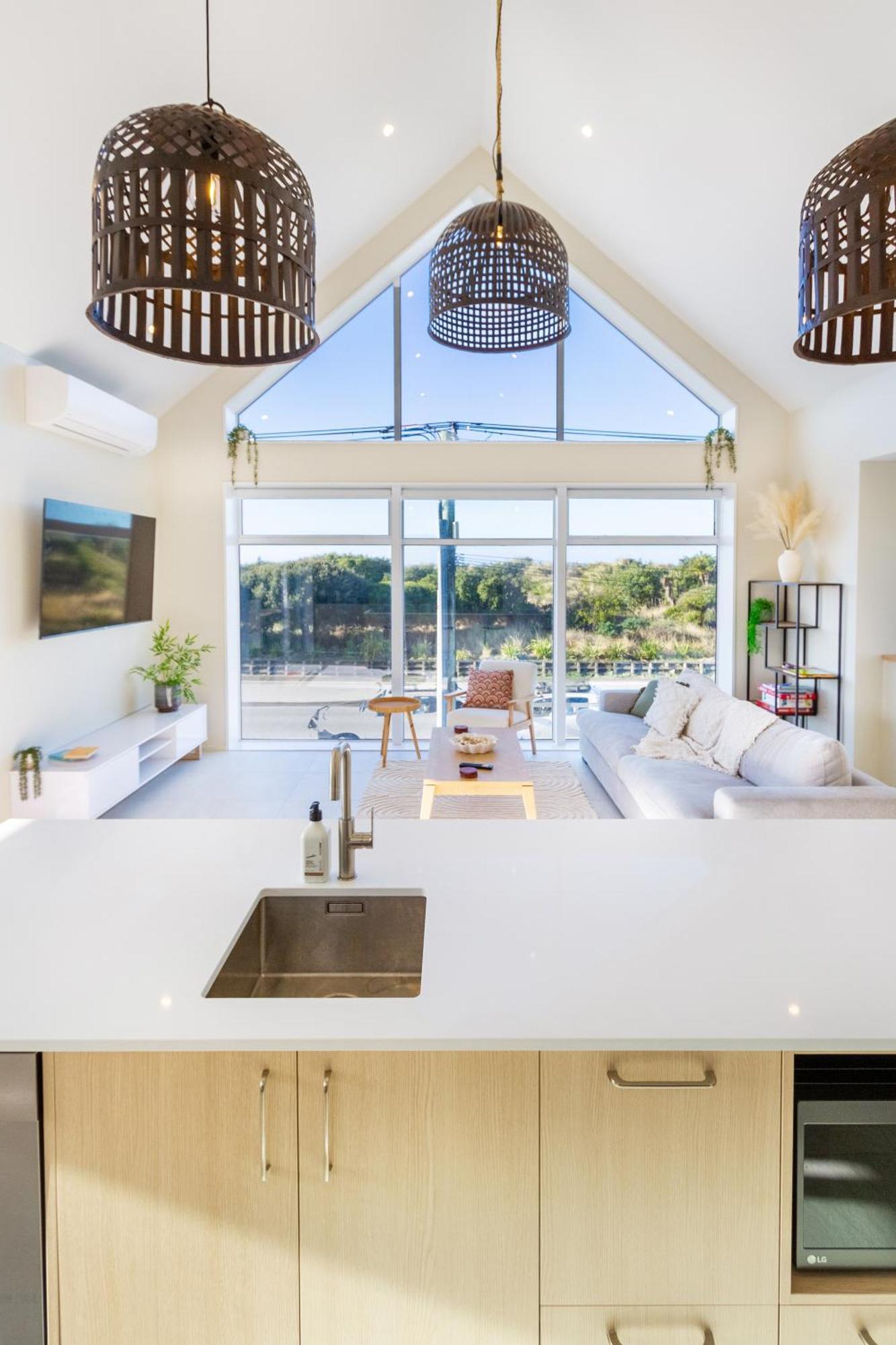 Luxury Beachside Living Elegant 3-Bedroom Haven Christchurch Ngoại thất bức ảnh
