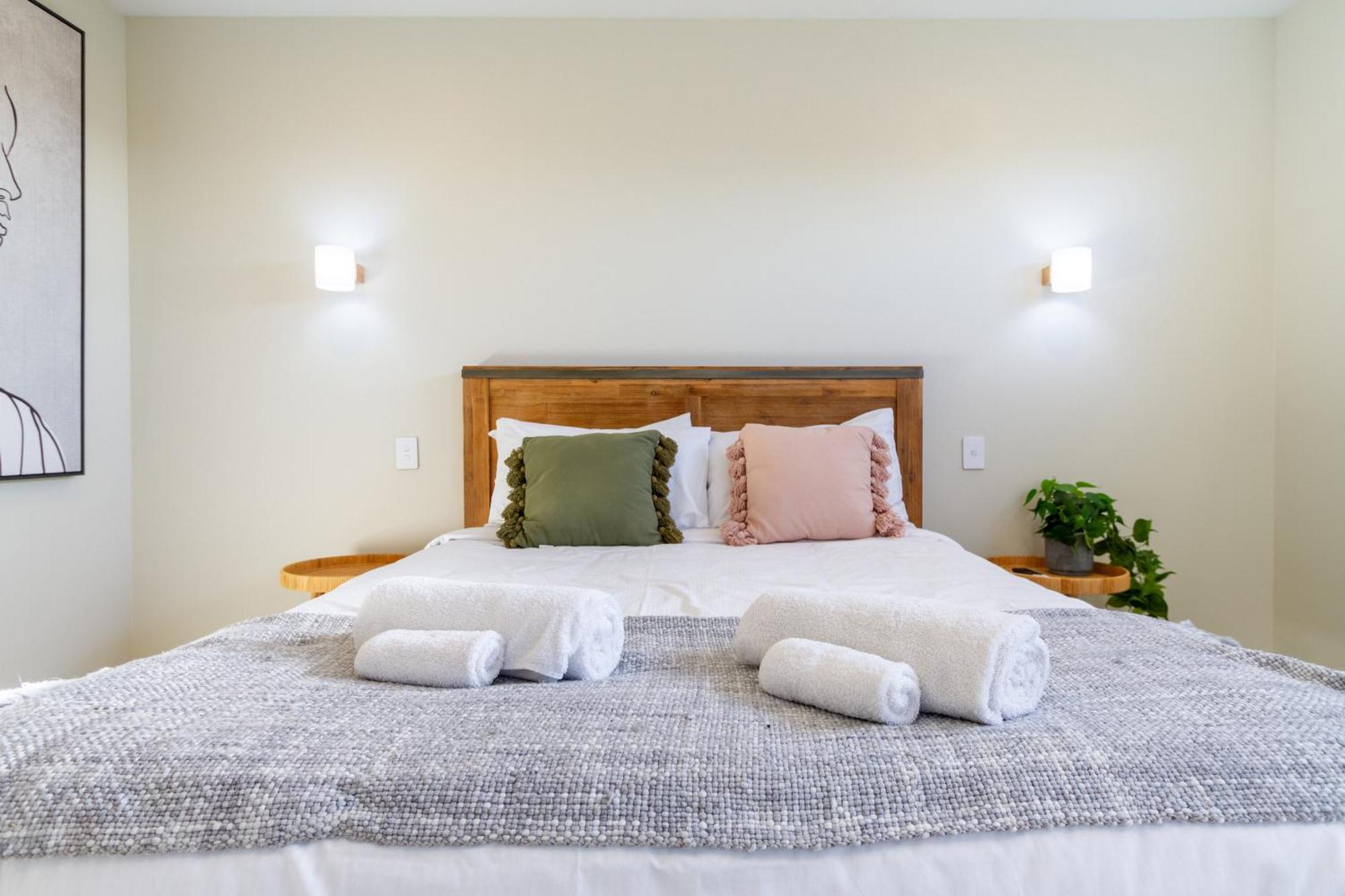 Luxury Beachside Living Elegant 3-Bedroom Haven Christchurch Ngoại thất bức ảnh