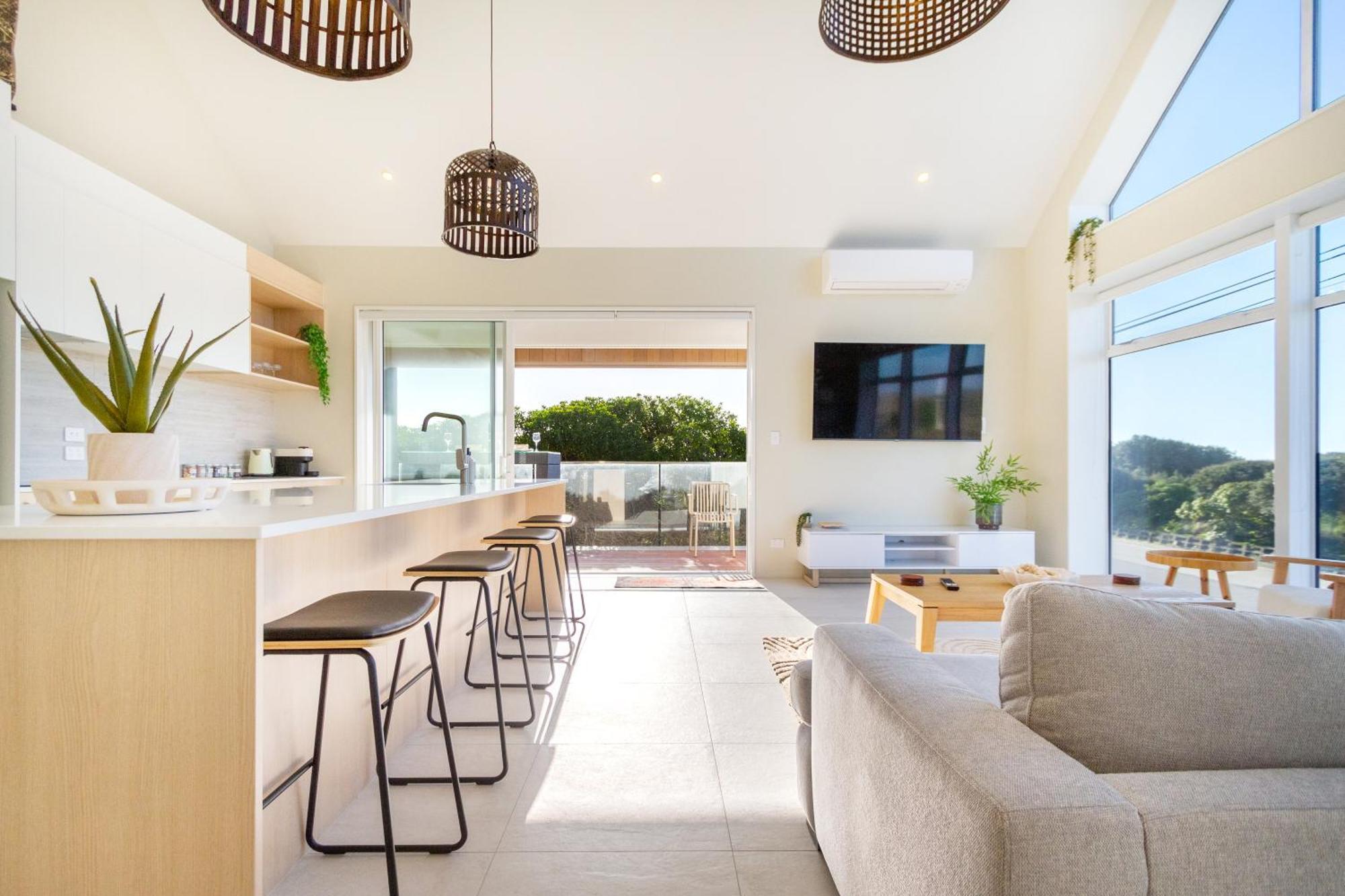 Luxury Beachside Living Elegant 3-Bedroom Haven Christchurch Ngoại thất bức ảnh