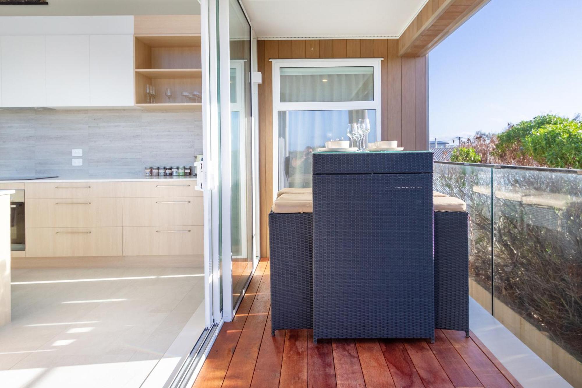 Luxury Beachside Living Elegant 3-Bedroom Haven Christchurch Ngoại thất bức ảnh