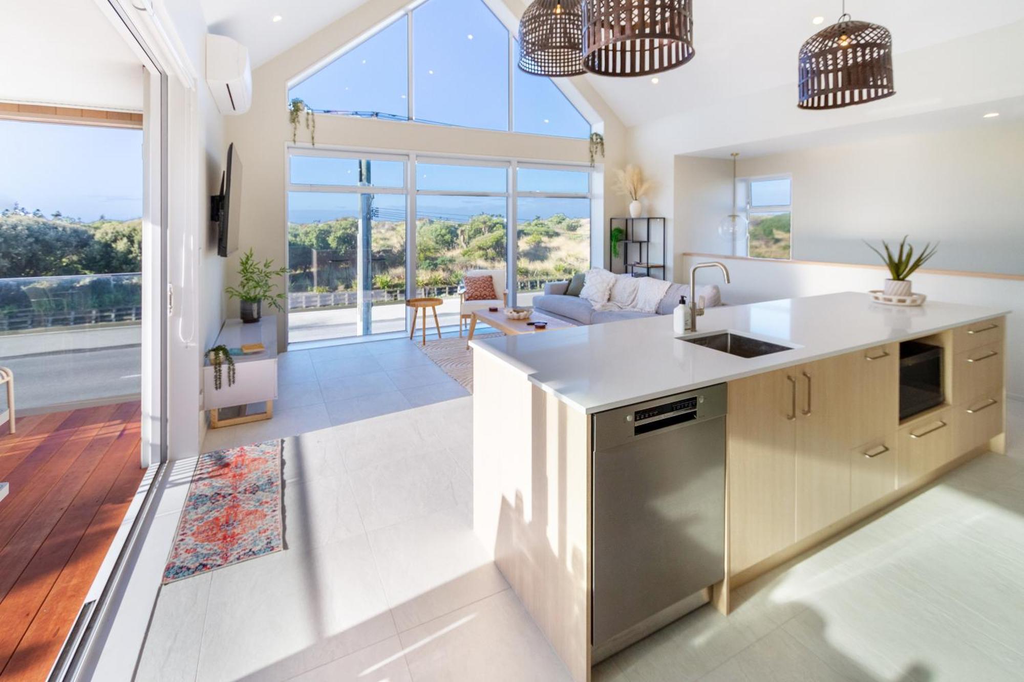 Luxury Beachside Living Elegant 3-Bedroom Haven Christchurch Ngoại thất bức ảnh